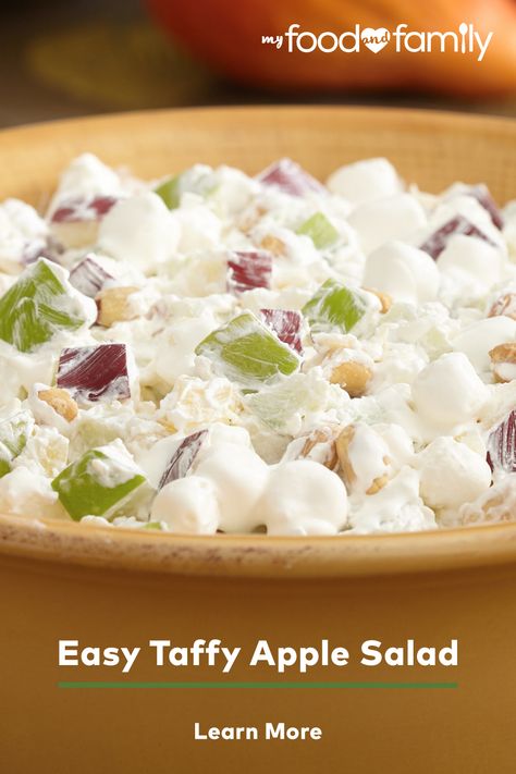 Treat your guests to this Easy Taffy Apple Salad that only requires 15 minutes of prep! All you need to make this tasty and delicious recipe are Granny Smith and Red Delicious apples, pineapple, COOL WHIP, JET-PUFFED Mini Marshmallows, and peanuts. Recipes Apples, Taffy Apple Salad, Taffy Apple, Easy Desert Recipes, Easy Fruit Salad Recipes, Peanut Salad, Apple Salad Recipes, Red Delicious Apples, Fruit Salad Easy