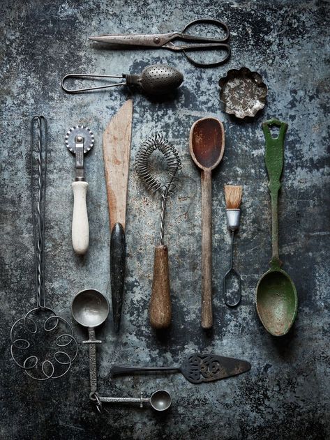 Old Kitchen Utensils, Food Photography Props, Photo Food, Food Photography Inspiration, Food Props, Food Photography Tips, Still Life Photographers, Prop Styling, Food Photography Styling