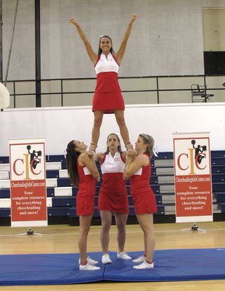 How to do a Prep or Half Elevator Cheerleading Stunt from CheerleadingInfoCenter.com Cheerleading Quotes Inspirational, Easy Cheerleading Stunts, Cheerleading Flyer, Cheerleading Skills, Great White Sharks Cheer, Cheerleading Tips, Youth Cheerleading, Cool Cheer Stunts, Cheerleading Pyramids