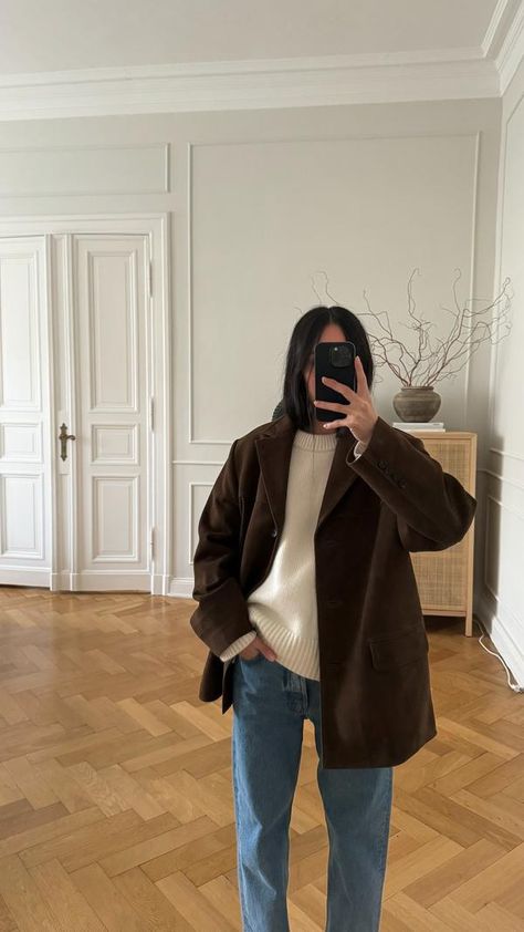 Nisi on Klarna: Sunday Fall Outfits, Relaxed Outfits Women, Canadian Outfit, Coat Outfit Women, Winter Minimalist Outfit, Style Aesthetics, Neutral Outfit, Mode Inspo, Winter Mode