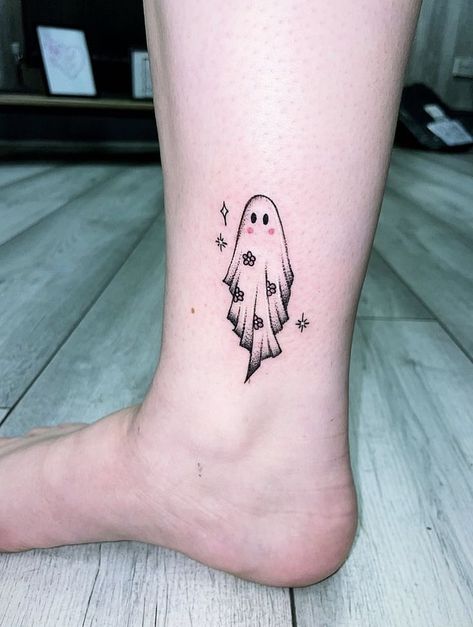 Floral Sheet Ghost Tattoo, Spooky Ankle Tattoo, Ghost Tattoos With Flowers, Ghost With Legs Tattoo, Flower Ghost Tattoo, Girly Ghost Tattoo, Floral Ghost Tattoo, Ghostie Tattoo, Ghost Girl Tattoo