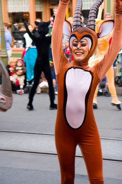 Gazelle Costume, Rafiki Costume, Lion King Dress, Lion King Play, Lion King Show, Carnival Floats, Scar Lion King, Lion King Costume, Lion King Musical