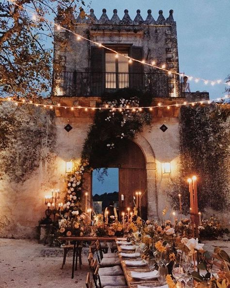 The Most Popular Instagram Posts of 2020 ★ popular instagram posts 2020 boho venue decor francisant Wedding Stylist, Wedding Chicks, Castle Wedding, Wedding Goals, Wedding Destination, Green Wedding Shoes, Italian Wedding, Italy Wedding, Wedding Planners