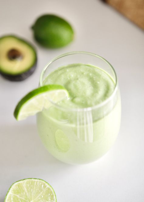 Coconut Lime Smoothie, Smoothies With Lime, Key Lime Smoothie Healthy, Smoothies With Coconut Milk, Smoothies Healthy Recipes, Key Lime Smoothie, Lime Smoothie Recipes, Key Lime Pie Smoothie, Coconut Milk Smoothie Recipes