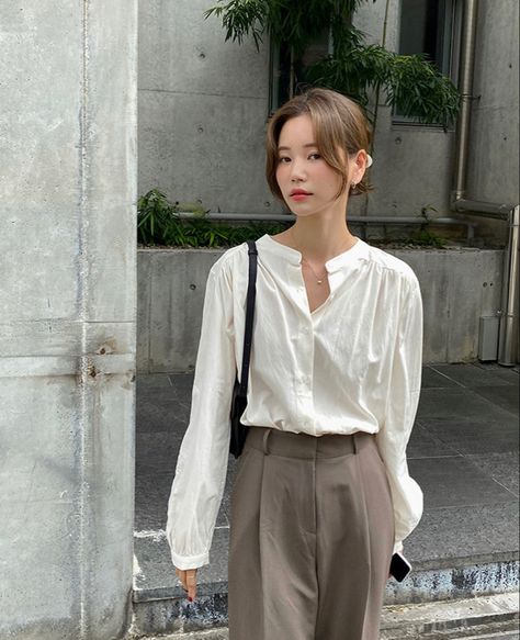 How To Style White Collar Shirt Aesthetic, Korean Collared Shirt Outfit, Mandarin Collar Shirt Women, Collar Blouse Outfit, Korean White Blouse Outfit, White Collared Blouse By H&m, Band Collar Blouse, Collar Outfits, White Shirt Blouse