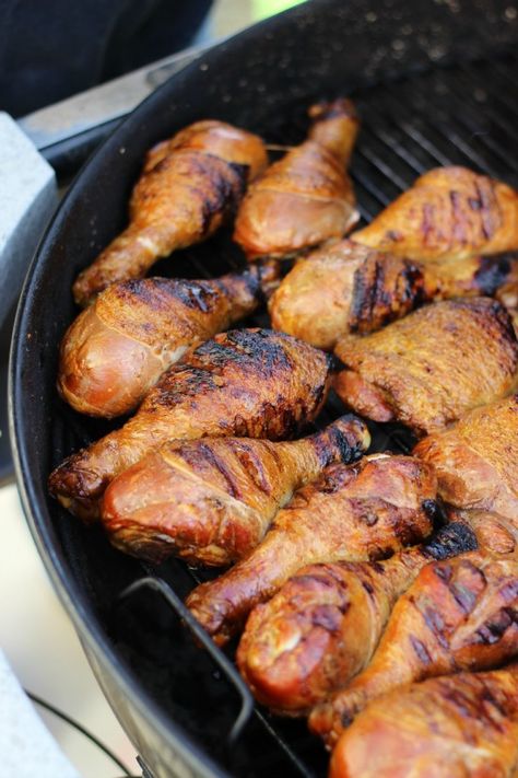 Charcoal Bbq Recipes, Charcoal Grilled Chicken, Easy Steak Marinade Recipes, Steak Marinades, Grilled Chicken Drumsticks, Bbq Chicken Drumsticks, Grilled Chicken Legs, Bbq Chicken Legs, Steak Marinade Recipes