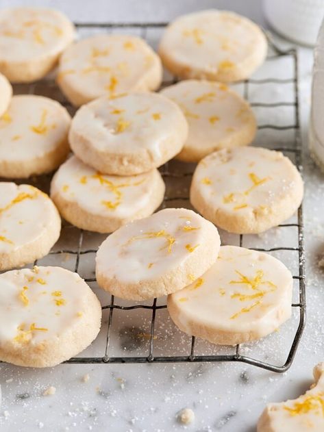 How to Make Buttery Lemon Shortbread Cookies - Tutti Dolci Baking Recipes Recipes To Bake, Meyer Lemon Recipes, Butter Shortbread Cookies, Lemon Seasoning, Lemon Shortbread, Lemon Shortbread Cookies, Iced Oatmeal Cookies, Lemon Cookies Recipes, Best Holiday Cookies