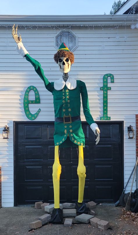 12 Foot Skeleton, Skeleton In The Closet, Clowns Halloween Decorations, Skeleton Costumes, Skeleton Clothes, Giant Skeleton, Scary Halloween Decorations Outdoor, Skeleton Dress, Halloween Outside