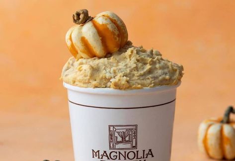 Magnolia Bakery Released A Pumpkin Spice Pudding, Without Any Bananas - Secret NYC Magnolia Banana Pudding Recipe, Pumpkin Spice Pudding, Magnolia Bakery New York, Nyc Bakery, Magnolia Bakery Banana Pudding, Magnolia Bakery, Pumpkin Pudding, Magnolias Bakery, Pumpkin Banana