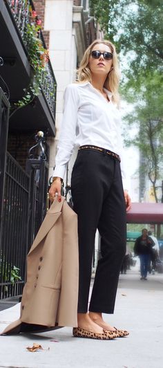 How To Wear Belts, New York Outfits, Professional Work Outfit, Classy Work Outfits, Professional Attire, Dress For Success, Work Outfits Women, Work Wardrobe, Fall Fashion Trends