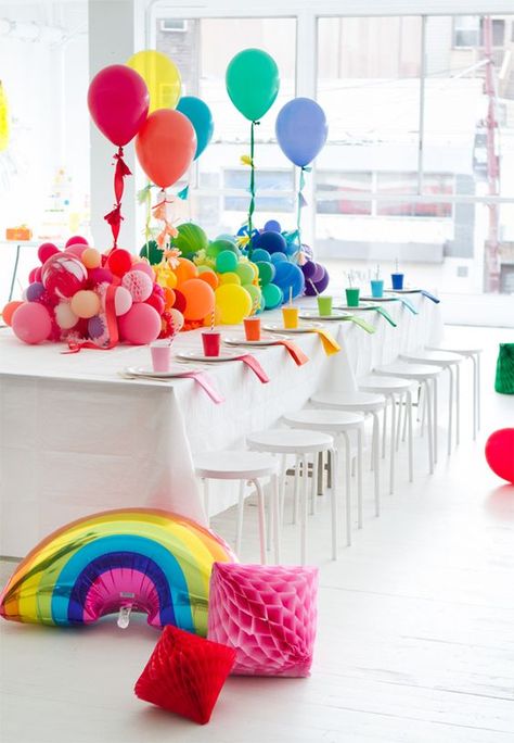 Colorful Kitten Party Inspiration | Modern-Glam.com Splash Party, Rainbow Parties, Rainbow Birthday Party, Rainbow Balloons, Rainbow Baby Shower, Fiesta Baby Shower, Shower Centerpieces, Balloon Centerpieces, Rainbow Theme