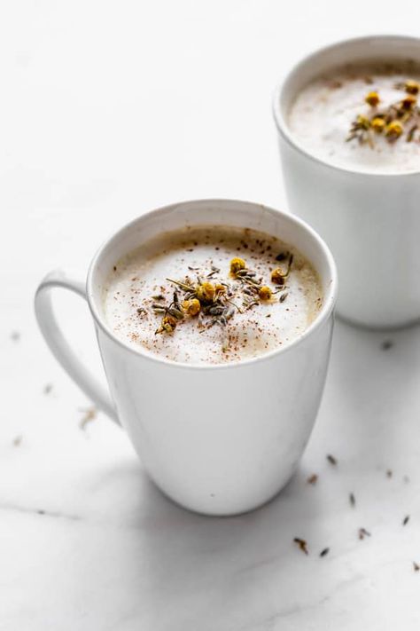 This Lavender London Fog is the perfect soothing latte, made with a hint of lavender and chamomille for a floral creamy drink! #vegan #glutenfree #londonfog #latterecipe Tea Lattes, Turmeric Milk, Vegan Drinks, Turmeric Tea, Latte Recipe, Chamomile Tea, Tea Latte, Chai Latte, Sleep Better