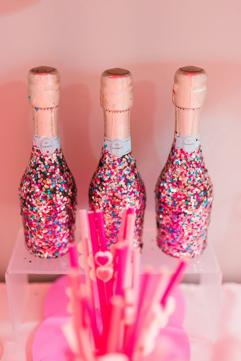 Because WINE not cover a champagne bottle in glitter?  @carolinebellcreative used Beacon Felt Glue for this fun DIY! #MadeWithBeacon Champagne Box Ideas, Disco Wine Bottle, Wine Bachelorette Party Ideas, Decorated Veuve Bottle, Rhinestone Champagne Bottle, Disco Champagne Bottle, Painted Champagne Bottle Diy, Glitter Liquor Bottle Diy, Painted Champagne Bottle 21st Birthday