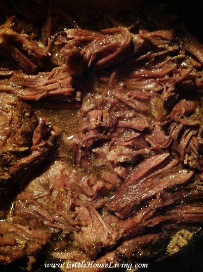 Shredded Beef Recipe Rump Roast Crock Pot Recipes Bbq Shredded Beef, Beef Shoulder Roast Crock Pot, Roast Beef Manhattan Recipe, Carnivores Diet, Beef Manhattan, Angus Beef Recipes, Crockpot Shredded Beef, Beef Shoulder Roast, Shredded Beef Recipe