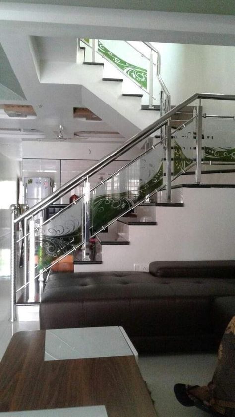 Starecase Railing Design, Steel Glass Railing Design For Stairs, Starecase Design, Ss Railing Design For Staircase, Staircase Glass Railing Design, Railing Ideas Indoor, Indoor Stair Railing Ideas, Railings Indoor, Stair Decorations