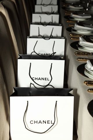 chanel chanel chanel.. I want an invite to this party! Chanel Party, Paris Chic, Chanel Couture, Boutique Interior, Classy And Fabulous, Best Sneakers, Goodie Bags, Shopping Bags, Pre Fall