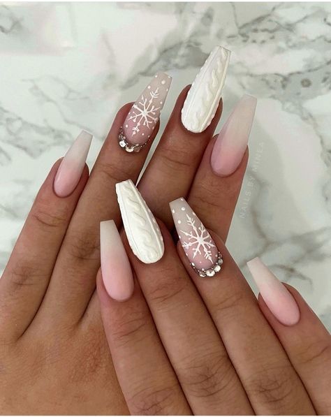 Christmas Sweater Nails, Year Nails, Christmas Nail Ideas, Magic Nails, Winter Nails Acrylic, Christmas Gel Nails, Sweater Nails, Coffin Shape Nails, Nails Christmas