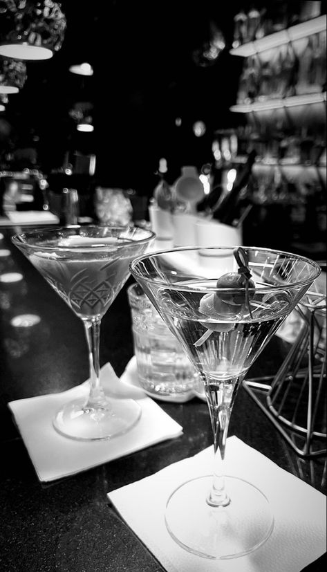 Black Drink Aesthetic, Black And White Drinks, City Apartment Aesthetic, Black White Rooms, The Dream Life, Mr Chow, Bar Branding, Current Aesthetic, White Drinks