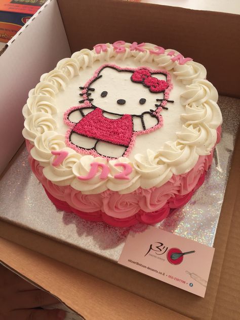 Birthday cake Hello Kity Cakes, Hello Kitty Cake Birthday, Hello Kitty Cake Design, Tort Hello Kitty, Bolo Da Hello Kitty, Icing Cake Design, Kitty Birthday Cake, Hello Kitty Birthday Cake, Whiskey Cake