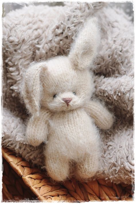 Rabbit knitting PATTERN, knitted animal toy Small Knitted Animals, Knit Toys Free Pattern, Knit Baby Patterns, Knitting Bunny, Pretty Toys Patterns, Knit Gifts, Knit Animals, Bunny Patterns, Hand Knit Toys