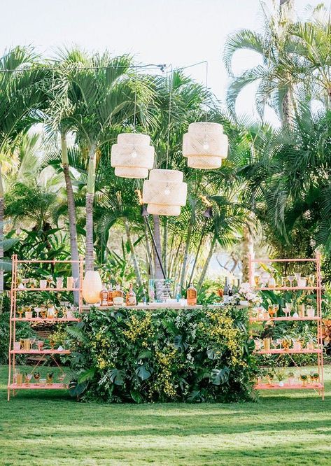 From watercolor wedding crests to latticework panels, we're giving these creative wedding bar ideas top marks for their equal parts confidence, beauty and function! Cocktail Hour Wedding, Event Bar, Red Photography, Diy Event, Have Inspiration, Luxury Destination Wedding, Hawaiian Wedding, Luxury Wedding Planner, Salou