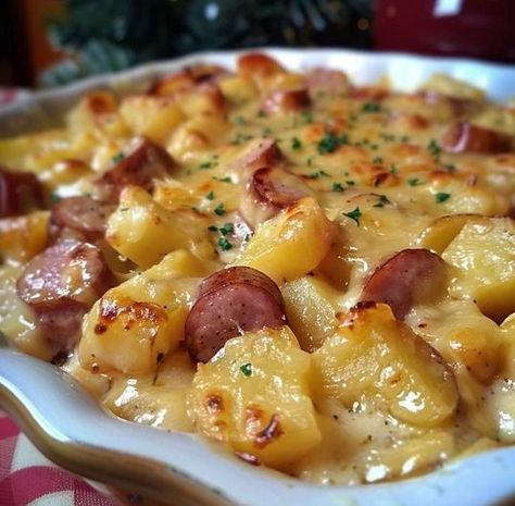 Kielbasa Sausage Cheesy Potato Casserole – Naomi's Recipes Kielbasa And Potatoes, Smoked Sausage Recipes, Kielbasa Recipes, Cheesy Potato Casserole, Pan Cooking, Kielbasa Sausage, Sausage Dishes, Cheesy Potato, Baked Asparagus