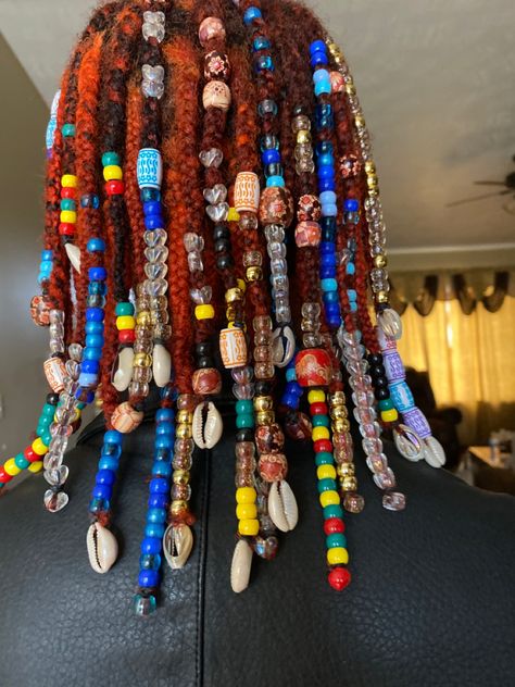 Colorful Beads In Hair, Colorful Braids With Beads, Beaded Hair, Kidcore Hair, Beaded Braids, Beads In Hair, Super Cute Hairstyles, Braids With Beads, Braids With Weave