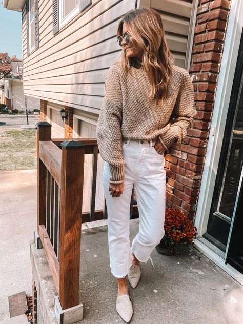 White Jeans Neutral Outfit, Fall Outfits Tan Pants, Cream Tonal Outfit, Style Off White Jeans, Sweater Date Outfit, White Jeans And Sweater Outfit, Cream And Tan Outfit, Tan And Cream Outfits, White Wash Jeans Outfit