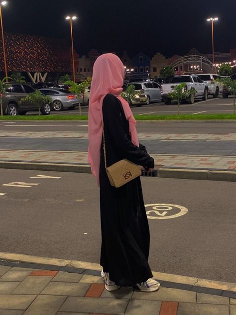 Today's dinner outfit:
-black dress
-pink hijab
-small creamy shade of brown cross body bag
-sneakers Black Pink Hijab Outfit, Pink Hijab Outfit, Pink Hijab, Shade Of Brown, Hijab Outfits, Dinner Outfit, Outfit Black, Dinner Outfits, Hijab Outfit