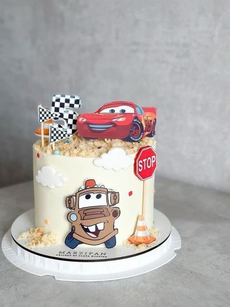 Cars 3 Cake Ideas, Mcqueen Theme Cake, Cars Theme Birthday Party Cake, Bolo Mcqueen, Pastel Cars, Lighting Mcqueen Cake, Lego Torte, 2nd Birthday Cake Boy, Car Cakes For Boys