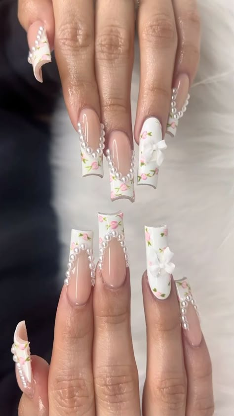 Fake Nails Designs, Girly Acrylic, Nagel Tips, Girly Acrylic Nails, Classy Acrylic Nails, Pretty Gel Nails, Really Cute Nails, Soft Nails, Unique Acrylic Nails