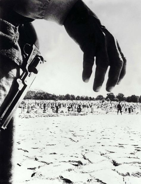 Photo Still from Sergio Leone's "The Good, the Bad, and the Ugly," 1966 - Imgur Lee Van Cleef, Painting References, Photo Star, Oh My Goddess, Sergio Leone, Western Film, Spaghetti Western, West Art, Movie Themes