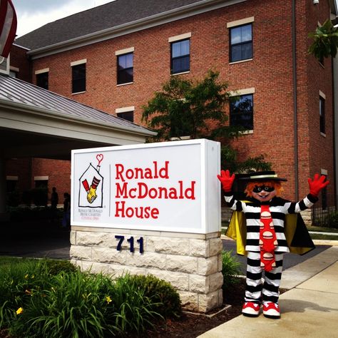 The Hamburglar at the Columbus Ronald McDonald House! The Hamburglar, Ronald Mcdonald House, Childrens Hospital, Columbus, Ronald Mcdonald, Ohio, Halloween Costumes, History, Halloween