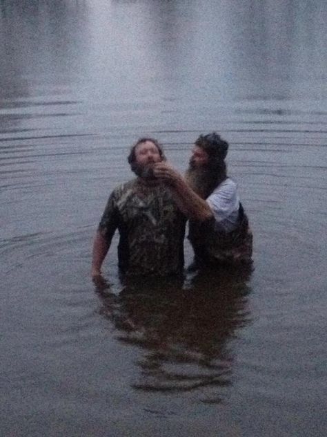 Keep Phil and his family in prayer! **Phil Robertson from Duck Dynasty baptizes a man who drove 800 miles to hear about the Jesus that he heard about watching the show on cable TV.  God bless you Phil Robertson.....Amen   http://youtu.be/da0O0xX816w Phil Robertson, Duck Dynasty, Cable Tv, God Bless You, God Bless, A Man, Cable, Jesus, Tv