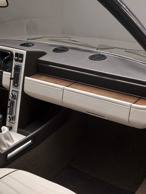 Bmw 3 Series Interior, Wooden Dashboard Cars, Bmw 1 Series Interior, Vintage Car Dashboard, 1968 Ford Mustang Fastback, Concept Car Interior Sketch, Car Interior Design, Alfa Romeo Cars, Bmw Series