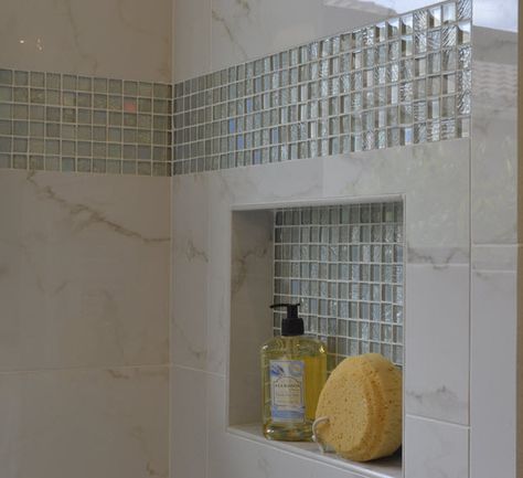 Blue Glass Tile Bathroom, Bathroom Mosaic Tile Ideas, Accent Tile Bathroom, Bathroom Niche Ideas, Mosaic Shower Tile, Tile Shower Niche, Shower Mosaic, Wet Room Tiles, Backsplash Design