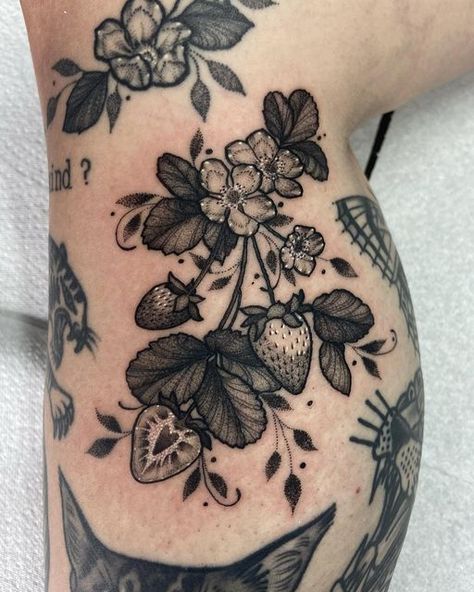 Small Tattoos Traditional, Tattoo Ideas Minimalist, Tattoos Feminine, Tattoos Quote, Tattoos Fine Line, Lace Patchwork Dress, Tattoos Watercolor, Strawberry Tattoo, Tattoos Traditional