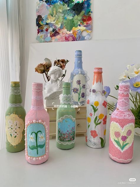 Aesthetic Bottle Painting, Cute Crafts Easy, Handmade Crafts Ideas, Aesthetic Craft Ideas, Realistic Paper Flowers, Making Paper Flowers, Cute Icon, Pinterest Diy Crafts, Tanah Liat