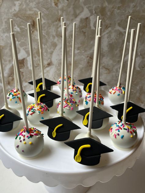 Graduation Cake Pops, Cake Push Pops, Push Pops, Graduation Cake, Graduation Cakes, Candy Apples, Cake Pops, Graduation Party, Yummy Treats