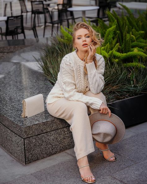 Street photoshoot in Downtown Charlotte Photo @tasha.minn #charlotte #charlottephotographer #charlottephotography #charlottephotoshoot #ballantyne #ballantynephotographer #charlotteweddingphotographer #charlotteweddingphotography Downtown Charlotte, Charlotte Wedding, Photographer, Photography, Instagram