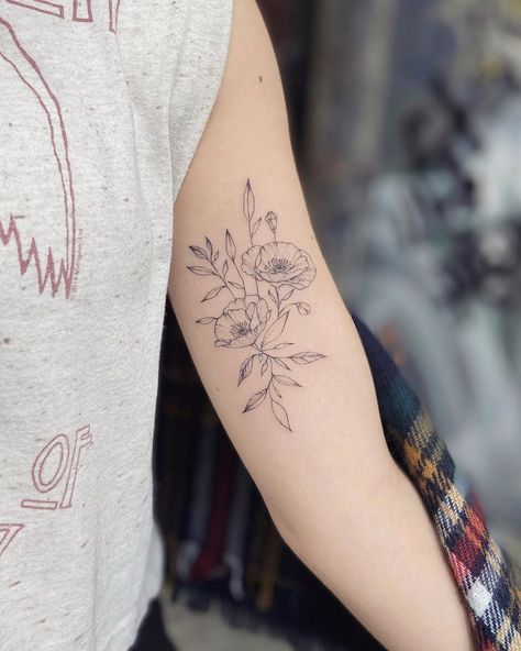 Leo Zodiac Tattoos, Single Needle Tattoo, Poppies Tattoo, Leo Tattoos, Zodiac Tattoos, B Tattoo, E Tattoo, Line Flower, Book Tattoo