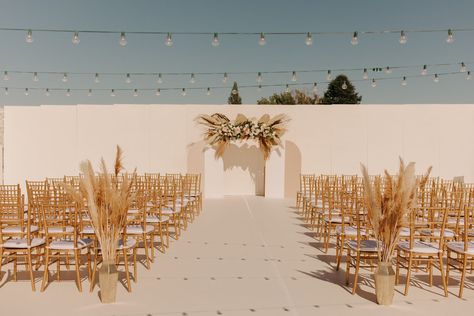 Bohemian Backyard Wedding, Boho Backyard, Basketball Court Backyard, Bridal Advice, Bohemian Backyard, Bhldn Bridesmaid, Stunning Wedding Venues, Court Wedding, Dream Venue