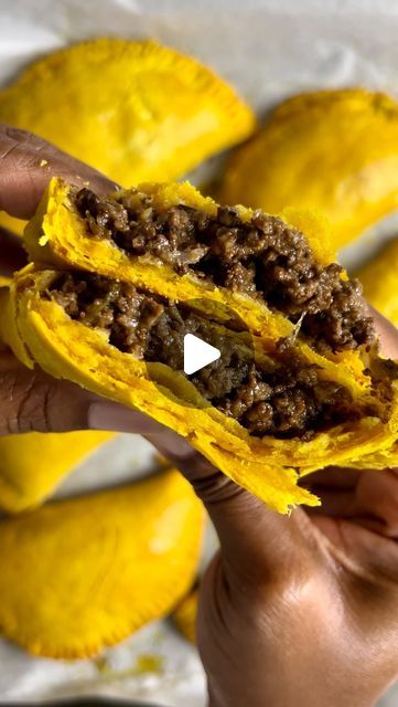 Typhanie Stewart on Instagram: "BEEF PATTIES 🇯🇲   Watch flaky crust and juicy filling 🙌🏾  Crust: 4 cups all-purpose flour 2 tsp salt 1 tsp baking powder 2 tsp curry powder 1 tsp bijol coloring & seasoning 1 tbsp sugar 1 cup very cold unsalted butter, cut into small cubes or (divided) ½ cup very cold vegetable shortening, cut into small cubes (divided) ¾ cup ice water 1 egg, beaten (reserve most for egg wash)   Filling: 2-lbs ground beef ½ onion, finely chopped 2 garlic cloves, minced 2 scallion stalks, finely chopped ½ green bell pepper, finely chopped 1 scotch bonnet pepper, seeds removed, finely chopped Leaves of 4 thyme sprigs ½ tsp crushed pimento seeds 1 tsp ginger paste 1 tsp salt ½ tsp black pepper 1 tbsp ketchup 1 tbsp soy sauce 2 tsp browning ½ cup plain breadcrumbs 2 cups wat Beef Patty Recipe, Comfort Food Appetizers, Beef Patties Recipes, Jamaican Curry Powder, Jamaican Beef Patties, Jamaican Patty, Carribean Blue, Patty Recipe, Vegetable Shortening