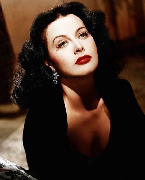 Daria 💎 on Instagram: “‘I am not ashamed to say that no man I ever met was my father's equal, and I never loved any other man as much.’ - Hedy Lamarr ✨ Follow…” Hady Lamarr, Klasik Hollywood, Vampire Coven, Classic Hollywood Glamour, Hollywood Makeup, Vintage Hollywood Glamour, Hedy Lamarr, Charles Bronson, Old Hollywood Actresses