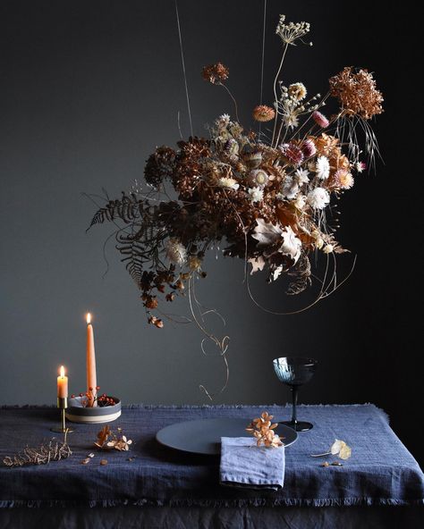 I • Instagram Winter Wedding Table Centerpieces, Table Florals, Winter Wedding Table, E Flowers, Samhain Halloween, Flora Flowers, Winter Table, Flowers Delivered, Flower Display