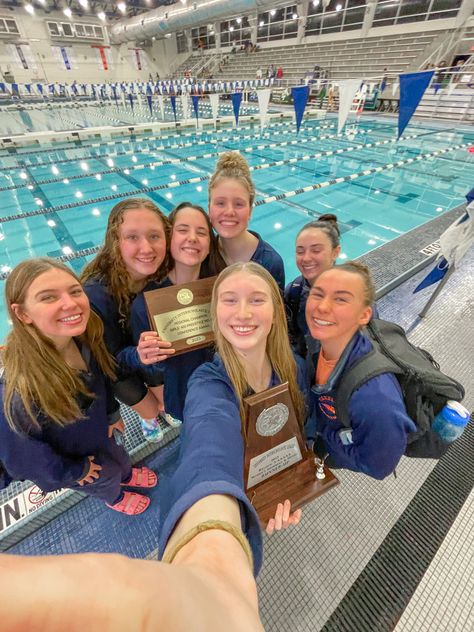 Swimming Competition Aesthetic, Summer Swim Team Aesthetic, Highschool Swim Team, Competive Swimming Aesthetic, Swimming Motivation, Swim Meet, Dream College, Diving, Dream Life