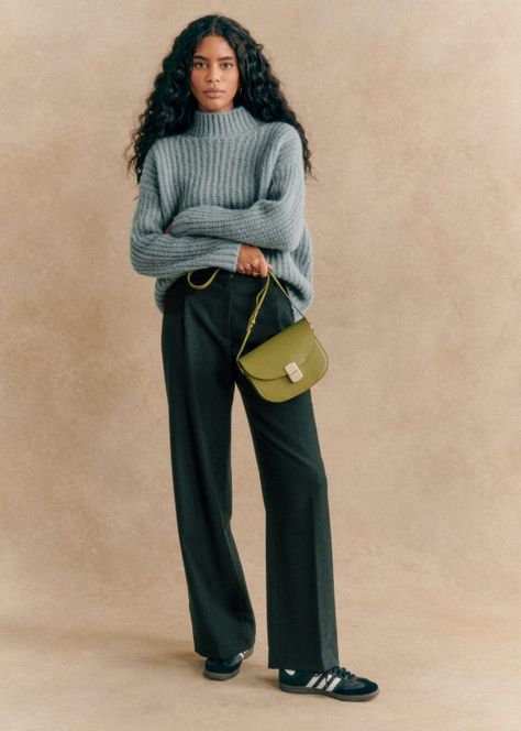 Dark Green Winter Outfit, Green Autumn Outfit, Dark Green Trousers Outfit, Green Trousers Outfit, Green Pants Outfit, Trouser Outfit, Green Trousers, Style 2023, Green Outfit