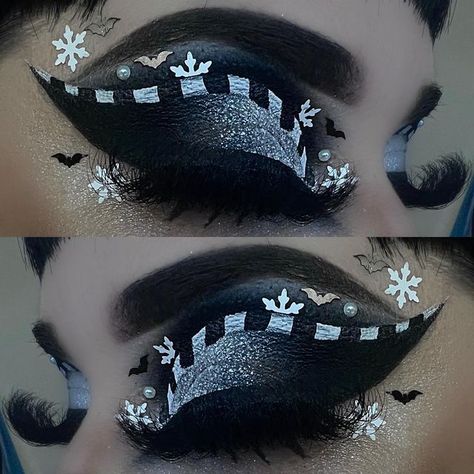 Black Christmas Makeup, Christmas Eyeshadow Ideas, Winter Goth Makeup, Goth Christmas Makeup Looks, Alternative Christmas Makeup, Emo Christmas Makeup, Alt Christmas Makeup, Gothic Christmas Makeup, Snowflake Makeup Looks