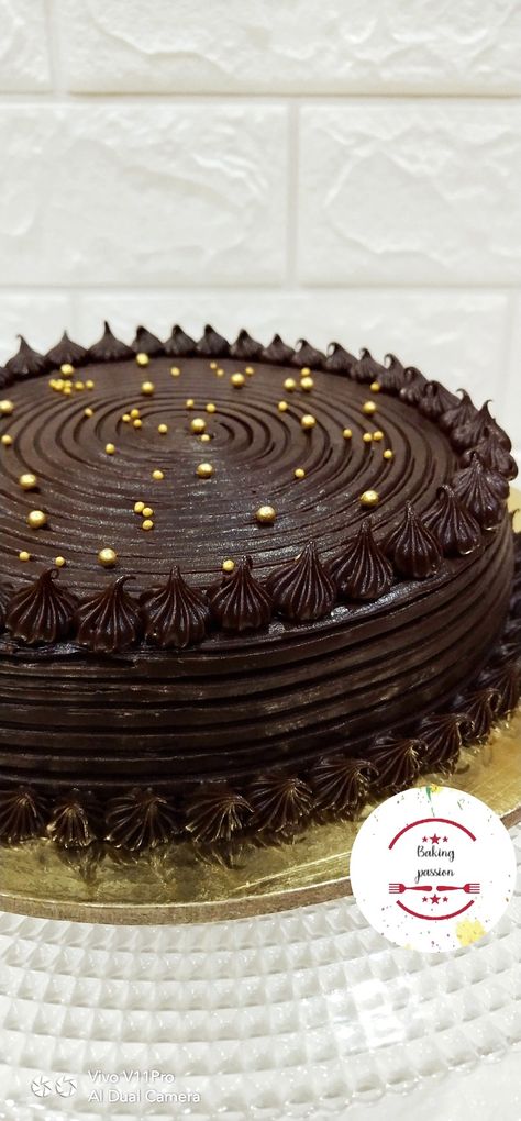 Truffle Cake Decoration, Chocolate Truffle Cake Designs, Choco Truffle Cake, Truffle Cake, Chocolate Truffle Cake, 60th Birthday Cakes, Simple Cake Designs, Simple Cake, Magic Cake