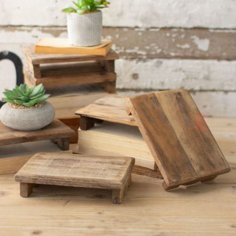 Small Woodworking Projects Scrap Wood Crafts, Display Risers, Wood Scraps, Small Woodworking Projects, Diy Wooden Projects, Repurposed Wood, Scrap Wood Projects, Woodworking Projects That Sell, Wooden Projects